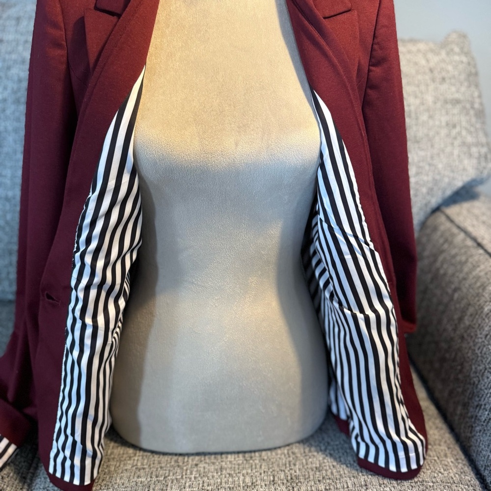 White House Black Market Rich Burgundy Blazer - Picture 6 of 6